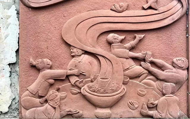 32 32